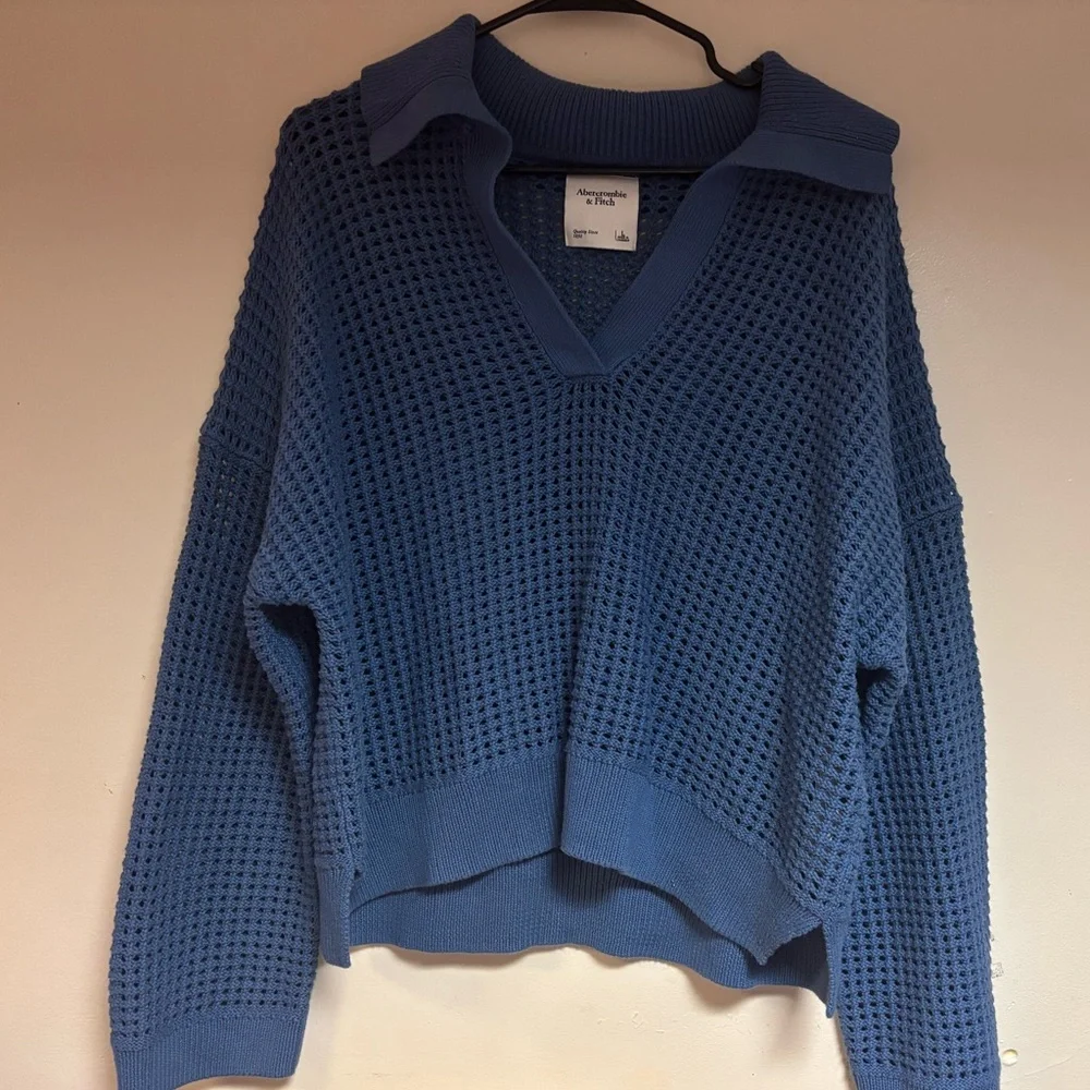 Abercrombie pull over sweater with collar - Picture 3 of 6